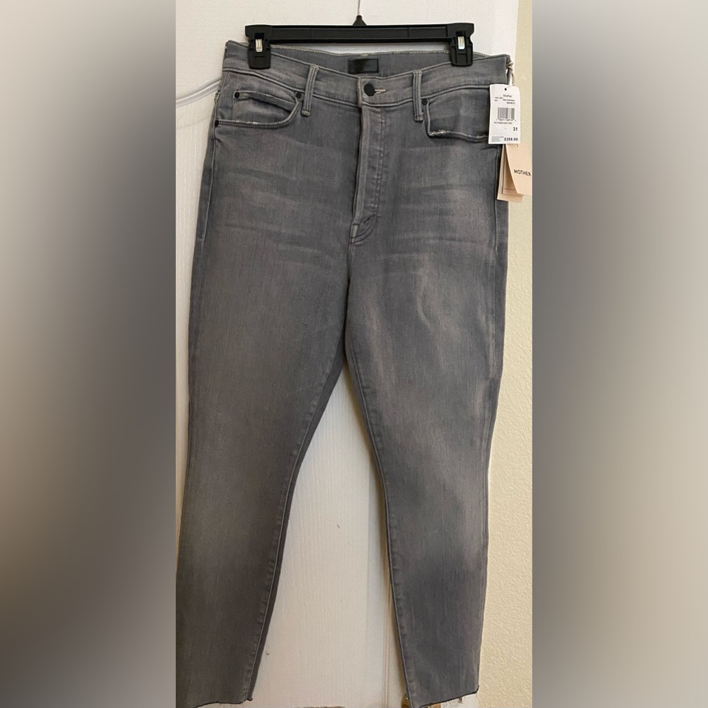 🌻NWT!!! MOTHER “ THE STUNNER ANKLE FRAY “ SIZE 31!!!🌻